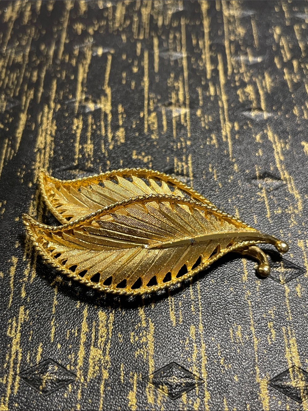 Vintage Gold Leaf Brooch - Elegant Double Leaf Pin